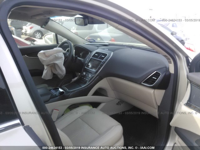 2LMPJ6LRXHBL50142 - 2017 LINCOLN MKX RESERVE Ոսկեգույն լուսանկար 5