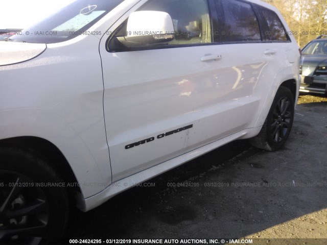 1C4RJFCG1JC333808 - 2018 JEEP GRAND CHEROKEE OVERLAND WHITE photo 6