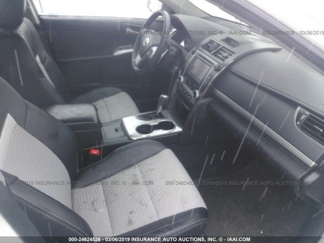 4T1BF1FK6EU770849 - 2014 TOYOTA CAMRY L/SE/LE/XLE Ağ foto 5