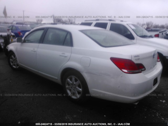 4T1BK36B46U156343 - 2006 TOYOTA AVALON XL/XLS/TOURING/LIMITED WHITE photo 3