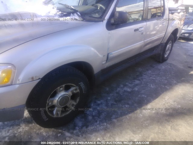 1FMZU77E02UC67989 - 2002 FORD EXPLORER SPORT TR  SILVER photo 6