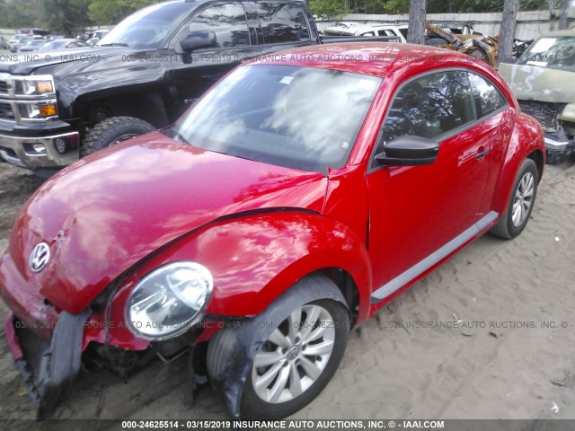 3VWFP7AT8EM623701 - 2014 VOLKSWAGEN BEETLE RED photo 2