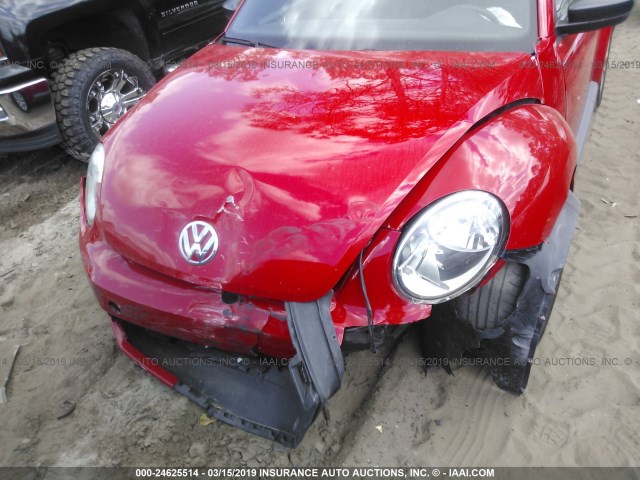 3VWFP7AT8EM623701 - 2014 VOLKSWAGEN BEETLE RED photo 6