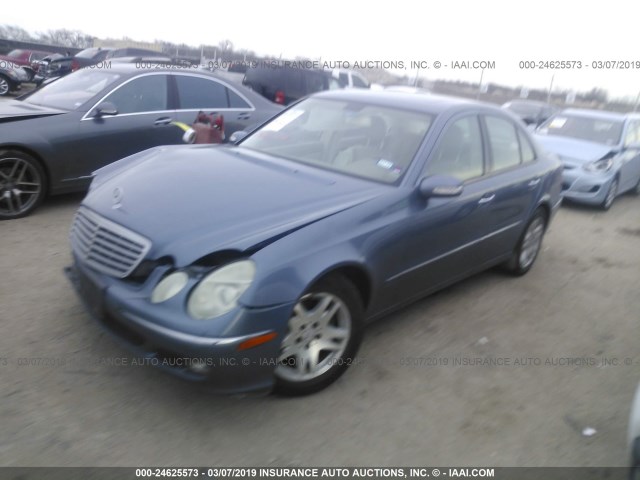 WDBUF65JX5A714982 - 2005 MERCEDES-BENZ E 320 BLUE photo 2