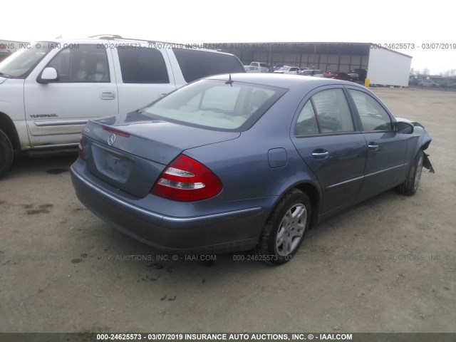 WDBUF65JX5A714982 - 2005 MERCEDES-BENZ E 320 BLUE photo 4