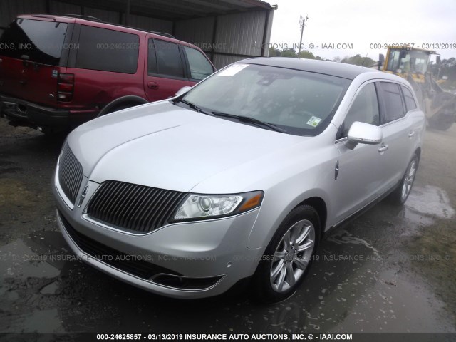 2LMHJ5AT7EBL55257 - 2014 LINCOLN MKT SILVER photo 2