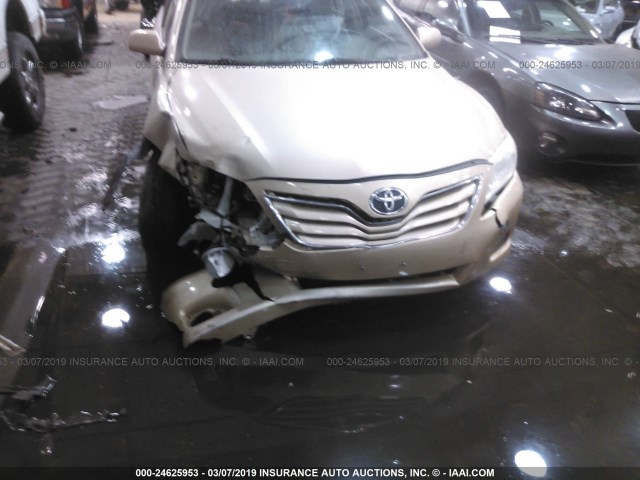 4T4BF3EK4AR027734 - 2010 TOYOTA CAMRY SE/LE/XLE 金色 照片 6