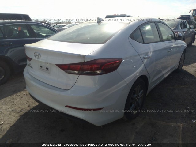 5NPD84LF5HH190944 - 2017 HYUNDAI ELANTRA SE/VALUE/LIMITED WHITE photo 4