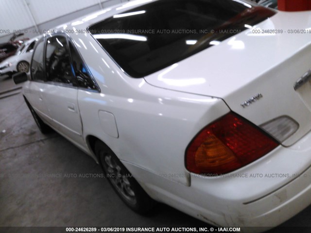 4T1BF28B2YU031789 - 2000 TOYOTA AVALON XL/XLS WHITE photo 3