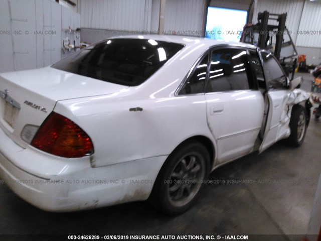 4T1BF28B2YU031789 - 2000 TOYOTA AVALON XL/XLS WHITE photo 4