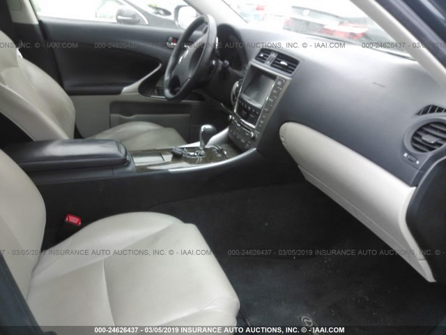 JTHBF5C25A5122843 - 2010 LEXUS IS 250 GRAY photo 5