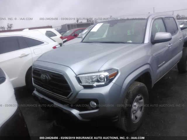 5TFAX5GN8JX106039 - 2018 TOYOTA Tacoma DOUBLE CAB/SR/SR5 GRAY photo 2