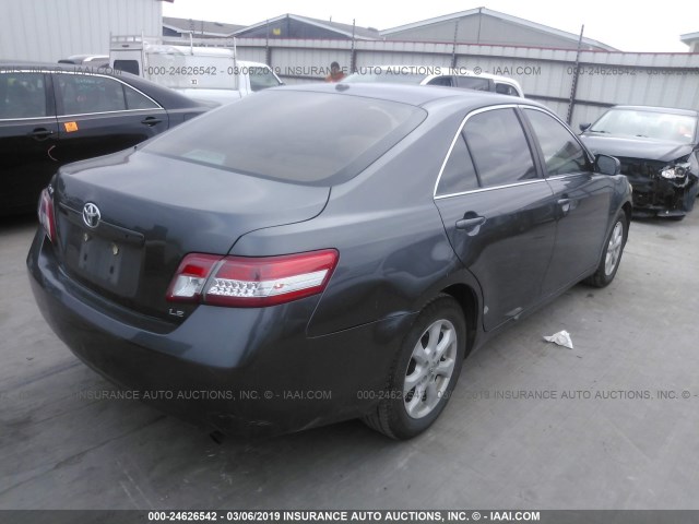 4T4BF3EK5BR102202 - 2011 TOYOTA CAMRY SE/LE/XLE GRAY photo 4