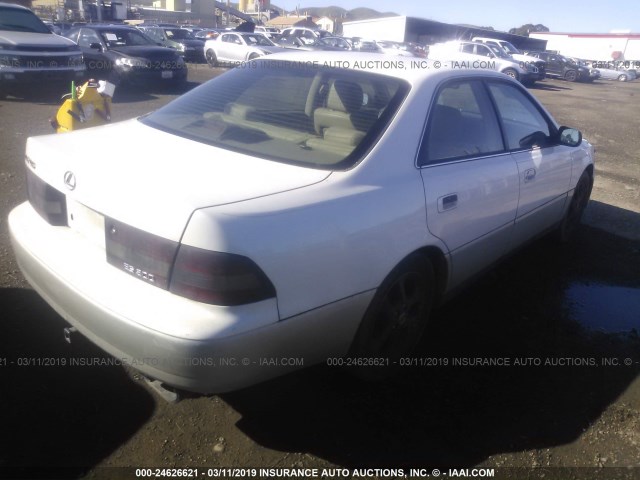 JT8BF28G810310787 - 2001 LEXUS ES 300 WHITE photo 4