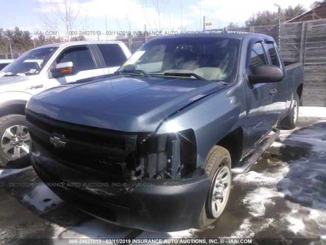 1GCEC19X77Z641252 - 2007 CHEVROLET SILVERADO C1500 CLASSIC BLUE photo 2