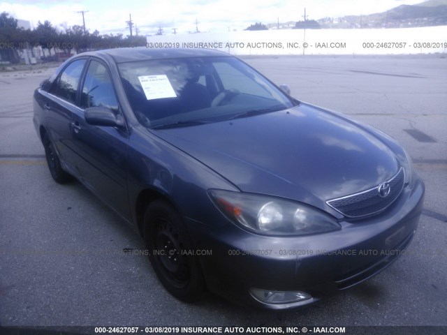 JTDBE32K420076575 - 2002 TOYOTA CAMRY LE/XLE/SE BEIGE photo 1