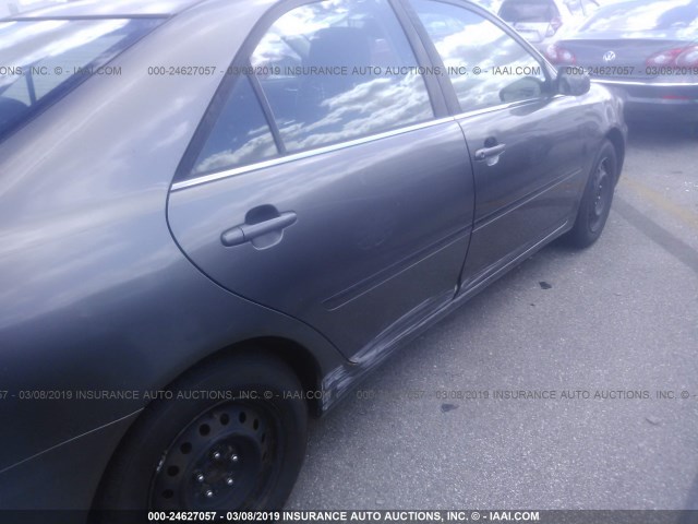 JTDBE32K420076575 - 2002 TOYOTA CAMRY LE/XLE/SE BEIGE photo 6