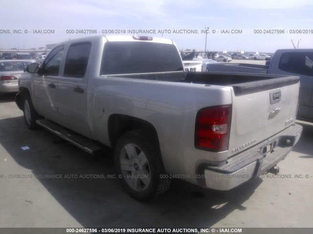 3GCEC13J07G520633 - 2007 CHEVROLET SILVERADO C1500 CREW CAB SILVER photo 3