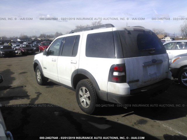 1FMEU73E17UB11441 - 2007 FORD EXPLORER XLT WHITE photo 3