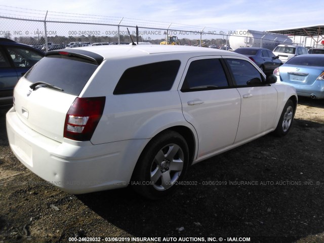 2D4FV47TX8H221537 - 2008 DODGE MAGNUM WHITE photo 4