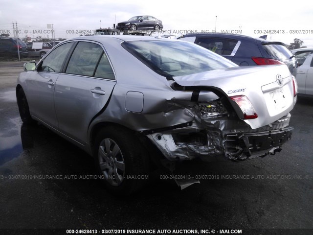 JTNBF3EK0A3002992 - 2010 TOYOTA CAMRY SE/LE/XLE SILVER photo 3