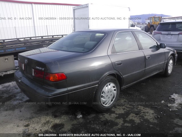 JT2BG22K4Y0509138 - 2000 TOYOTA CAMRY CE/LE/XLE GRAY photo 4