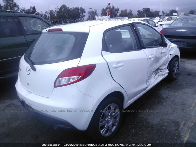 JM1DE1KZ1E0186188 - 2014 MAZDA MAZDA2 SPORT WHITE photo 4