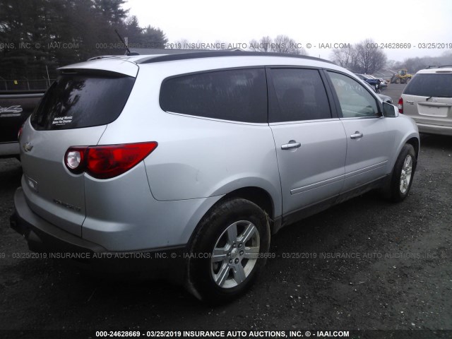 1GNLVFED1AJ207058 - 2010 CHEVROLET TRAVERSE LT SILVER photo 4