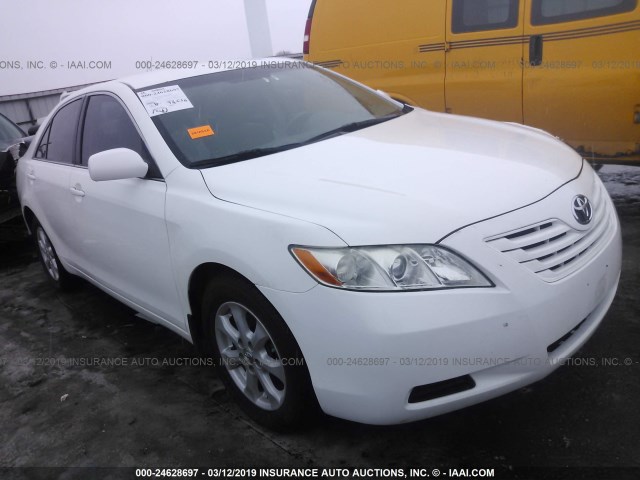 4T4BE46K58R034595 - 2008 TOYOTA CAMRY CE/LE/XLE/SE WHITE photo 1
