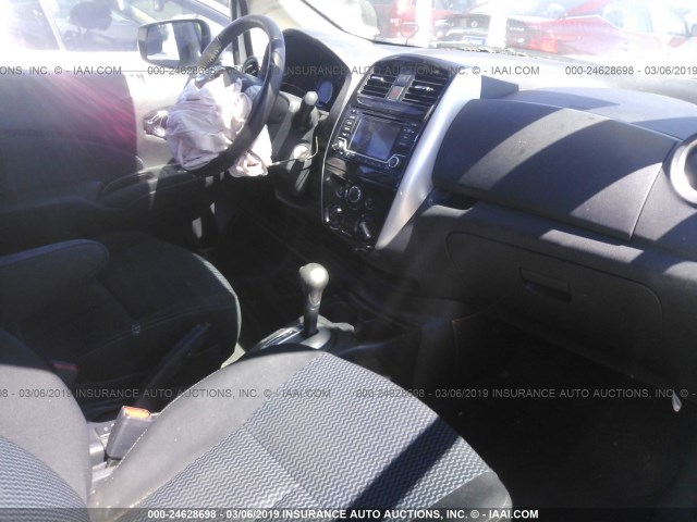 3N1CE2CP3GL370054 - 2016 NISSAN VERSA NOTE S/S PLUS/SV/SL/SR WHITE photo 5