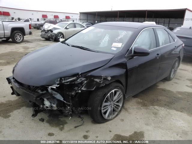 4T1BF1FK8GU126403 - 2016 TOYOTA CAMRY LE/XLE/SE/XSE BLACK photo 2