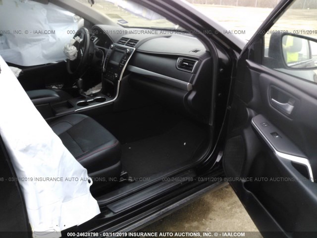 4T1BF1FK8GU126403 - 2016 TOYOTA CAMRY LE/XLE/SE/XSE BLACK photo 5
