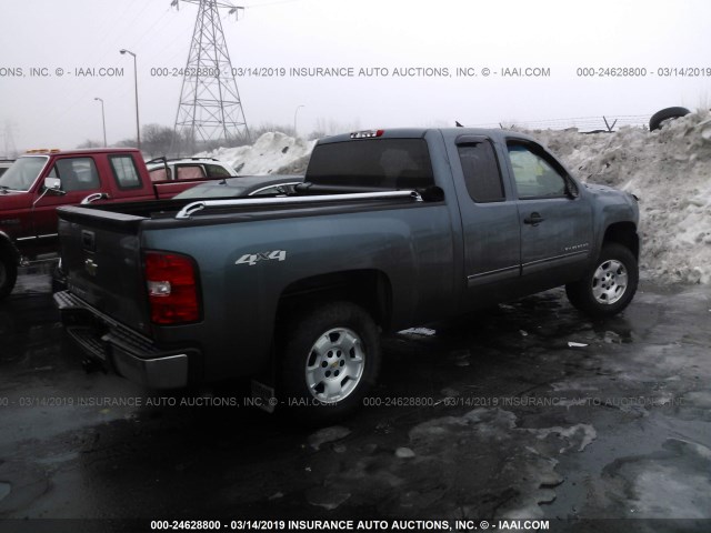 1GCRKSE31BZ370128 - 2011 CHEVROLET SILVERADO K1500 LT Light Blue photo 4