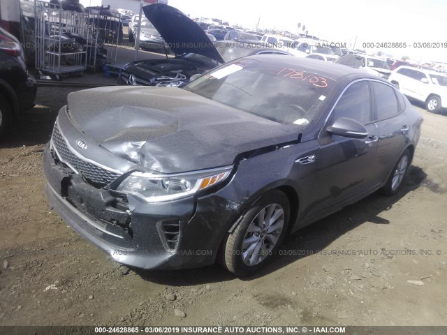 5XXGT4L39JG188729 - 2018 KIA OPTIMA LX/S GRAY photo 2