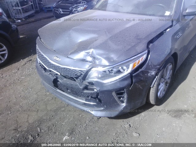 5XXGT4L39JG188729 - 2018 KIA OPTIMA LX/S GRAY photo 6