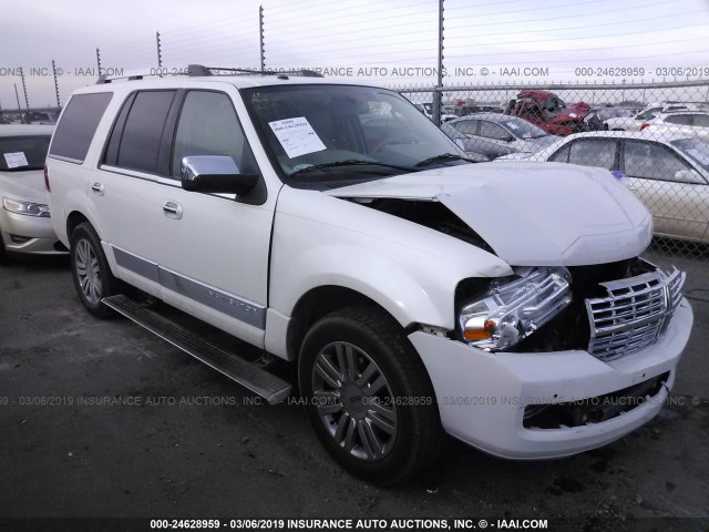 5LMJJ2H52BEJ08065 - 2011 LINCOLN NAVIGATOR 白色 照片 1