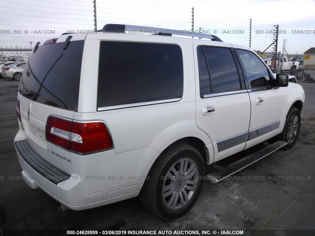 5LMJJ2H52BEJ08065 - 2011 LINCOLN NAVIGATOR 白色 照片 4