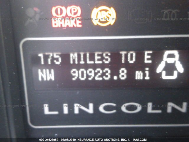 5LMJJ2H52BEJ08065 - 2011 LINCOLN NAVIGATOR 白色 照片 7
