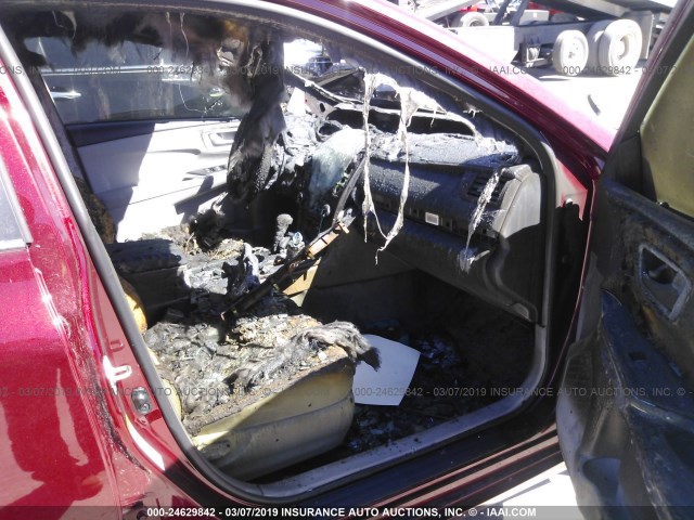 4T1BF1FK1HU762985 - 2017 TOYOTA CAMRY LE/XLE/SE/XSE RED photo 5