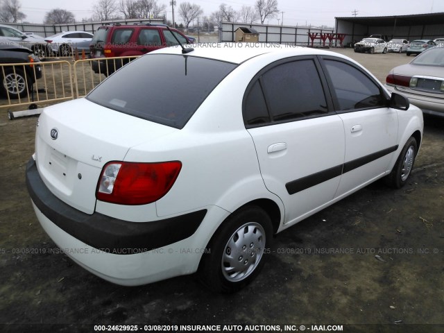 KNADE223396461576 - 2009 KIA RIO LX/SX WHITE photo 4