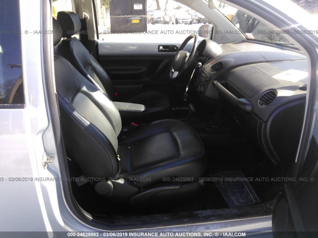 3VWPG3AG3AM023128 - 2010 VOLKSWAGEN NEW BEETLE Blau Foto 5