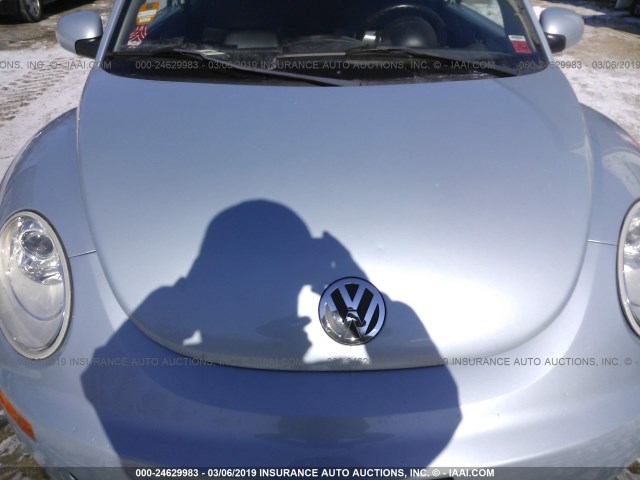 3VWPG3AG3AM023128 - 2010 VOLKSWAGEN NEW BEETLE Blau Foto 6