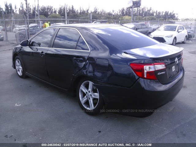 4T1BF1FK0DU290837 - 2013 TOYOTA CAMRY L/SE/LE/XLE 黑色 照片 3