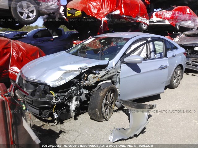 5NPEC4AB1DH751749 - 2013 HYUNDAI SONATA SE/LIMITED Light Blue photo 2