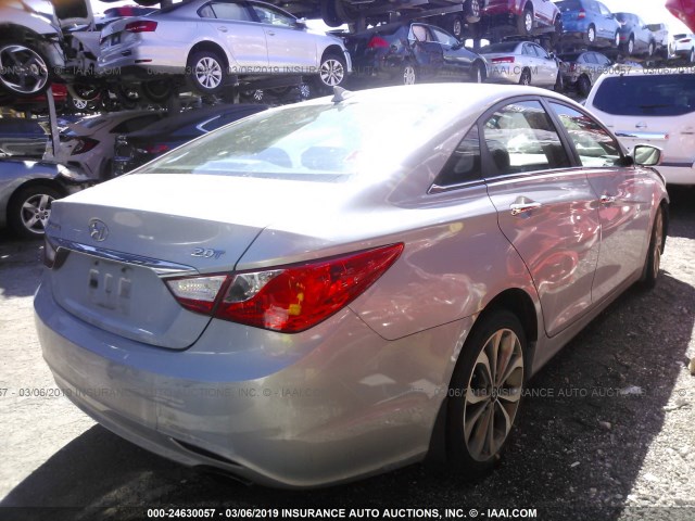 5NPEC4AB1DH751749 - 2013 HYUNDAI SONATA SE/LIMITED Light Blue photo 4