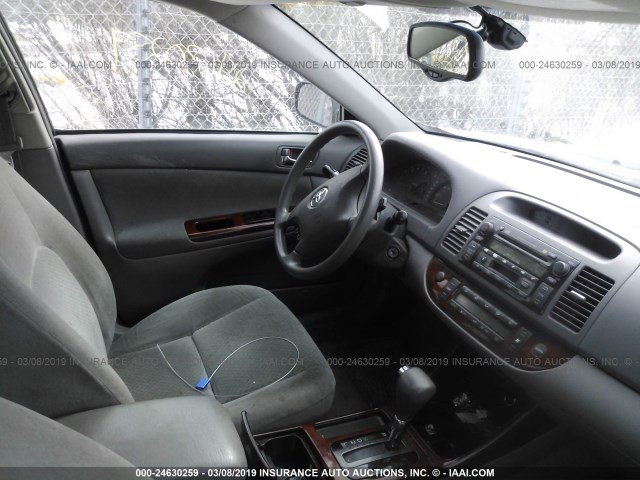 4T1BE32K03U775966 - 2003 TOYOTA CAMRY LE/XLE/SE GRAY photo 5