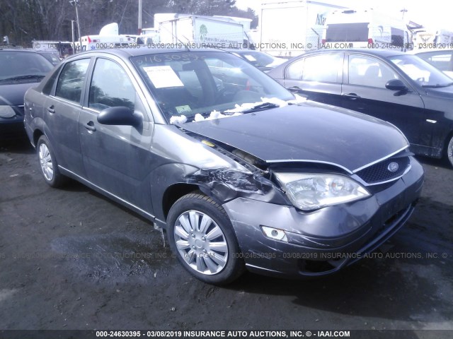 1FAHP34N75W315913 - 2005 FORD FOCUS ZX4 GRAY photo 1