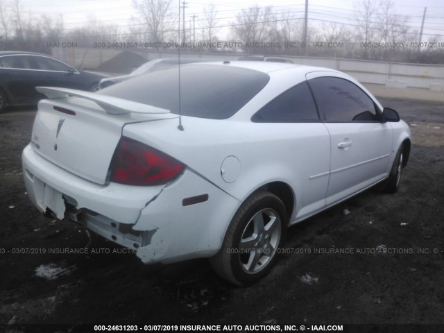 1G2AL15F477241922 - 2007 PONTIAC G5 WHITE photo 4