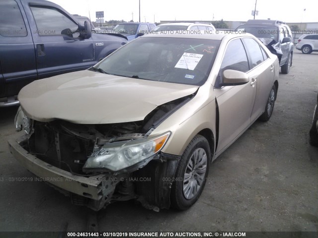 4T4BF1FK2CR172177 - 2012 TOYOTA CAMRY SE/LE/XLE GOLD photo 2