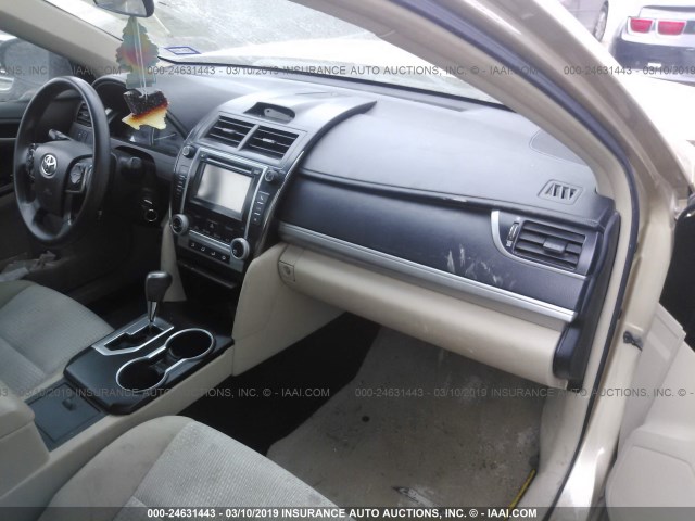 4T4BF1FK2CR172177 - 2012 TOYOTA CAMRY SE/LE/XLE GOLD photo 5